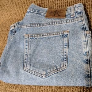 Calvin Klein denim shorts - size 36